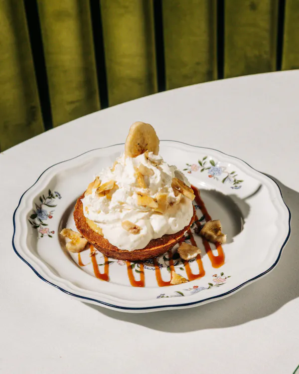 food, tableware, ingredient, cream, dessert, serveware