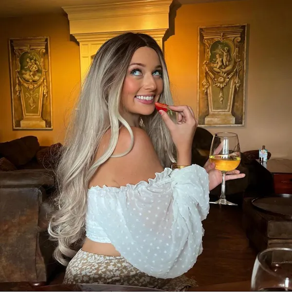 facial expression, smile, long hair, blond, eyelash, layered hair