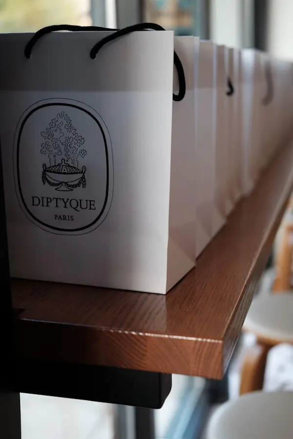 paper bag, serveware, shopping bag