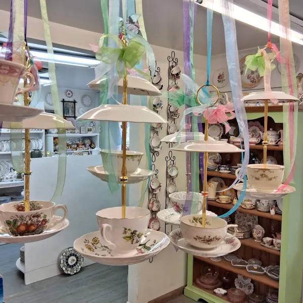 serveware, tableware, dishware, cup, porcelain, plate