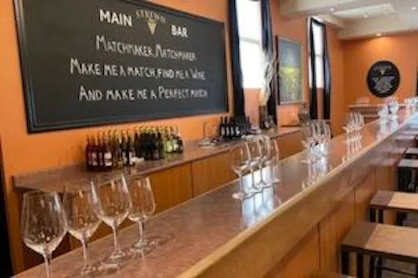 drinkware, tableware, barware, drinking establishment, stemware, wine