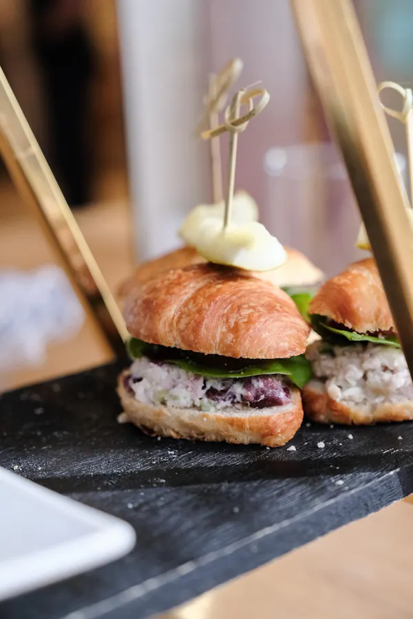 food, finger food, ingredient, tableware, fast food, bread