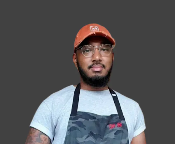 sleeve, facial hair, beard, headgear, cap, active shirt