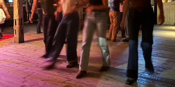 entertainment, trousers, leg, event, standing, performing arts