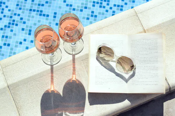 tableware, drinkware, stemware, barware, alcoholic drink, wine glass