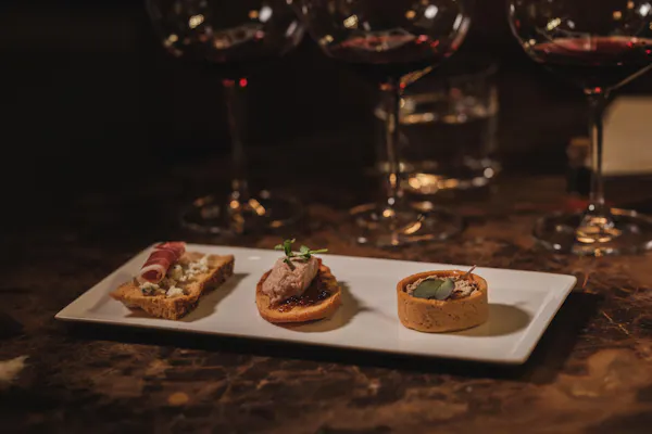 food, tableware, stemware, finger food, ingredient, serveware
