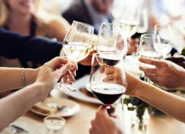 stemware, tableware, drinkware, wine glass, event, alcoholic drink