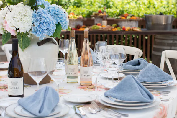 tableware, furniture, table, drinkware, stemware, tablecloth