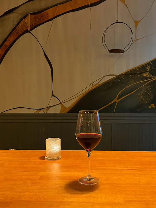 tableware, stemware, drinkware, glass, serveware, wine glass