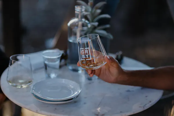 tableware, drinkware, liquid, barware, serveware, glass