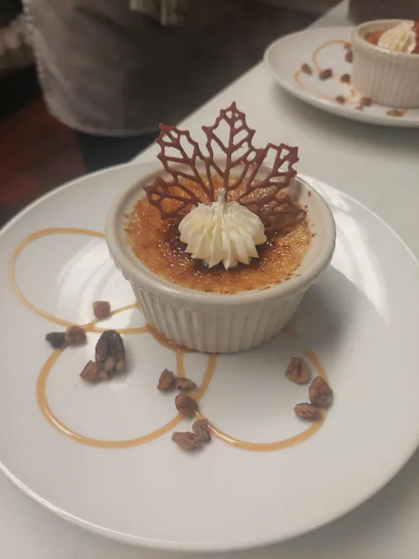 food, tableware, ingredient, serveware, dishware, dessert