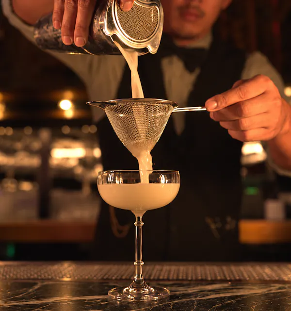 tableware, alcoholic drink, liquor, classic cocktail, stemware, cocktail