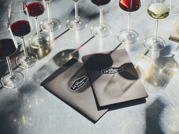 tableware, stemware, drinkware, wine glass, alcoholic drink, barware