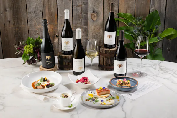 food, tableware, ingredient, serveware, alcoholic drink, dishware