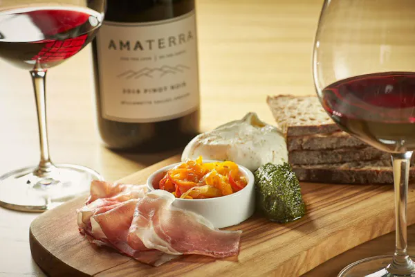 food, tableware, table, bottle, stemware, drinkware
