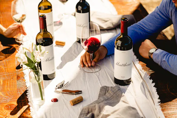 alcoholic drink, bottle, wine, wine bottle, liquor, glass bottle