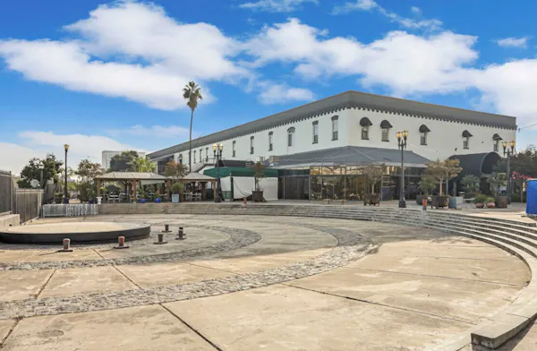public space, shade, pole, palm trees, town square, street light