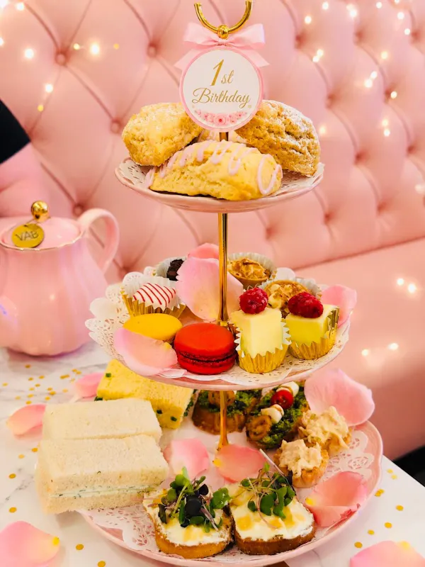 food, tableware, dessert, cake, finger food, ingredient