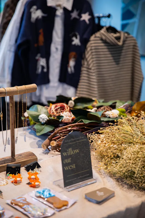 textile, fashion, retail, fashion design, clothes hanger, natural material