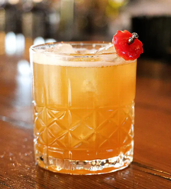 alcoholic drink, tableware, liquor, classic cocktail, cocktail, juice
