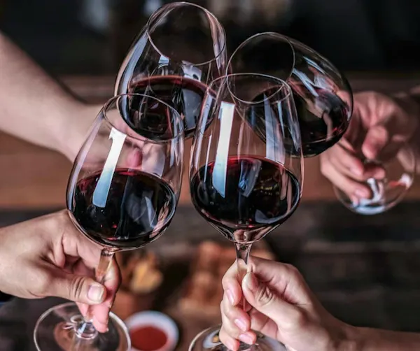 stemware, drinkware, tableware, wine glass, alcoholic drink, barware