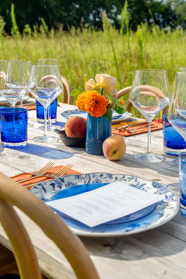 blue, tableware, drinkware, table, stemware, tablecloth