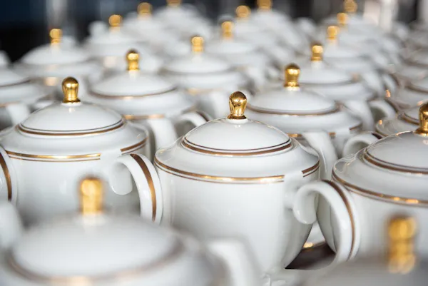 serveware, dishware, porcelain, reflection