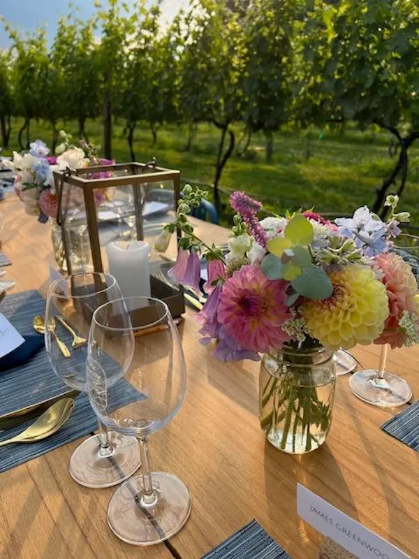 table, flower, plant, furniture, botany, tableware