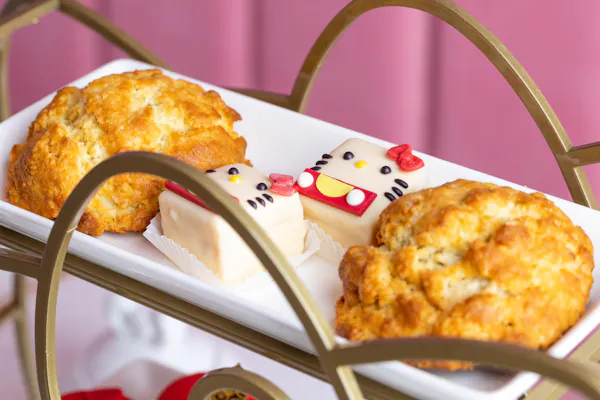 food, tableware, dessert, ingredient, finger food, baking