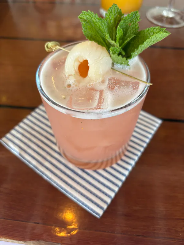 tableware, fruit, alcoholic drink, food, cocktail, ingredient