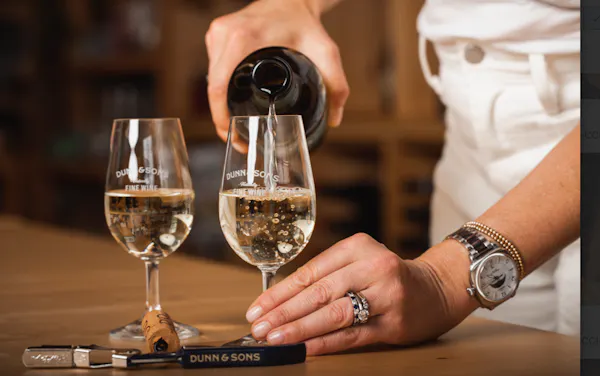 stemware, tableware, drinkware, wine glass, barware, alcoholic drink
