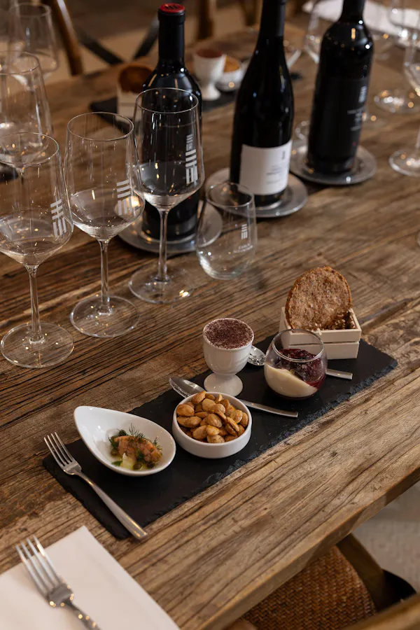 furniture, tableware, table, stemware, food, drinkware