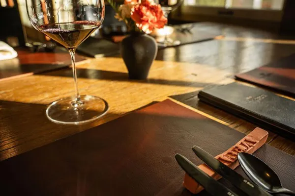 tableware, drinkware, stemware, table, furniture, alcoholic drink
