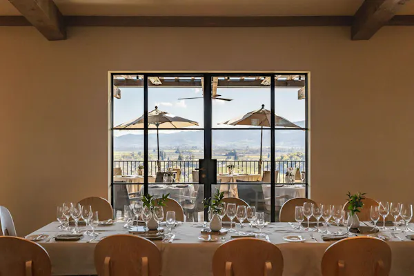 furniture, table, chair, restaurant, kitchen & dining room table, tablecloth