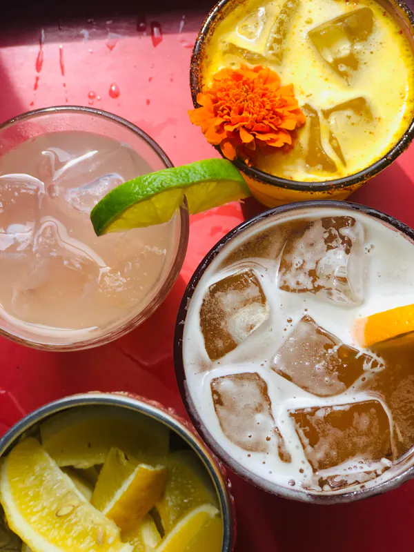 food, tableware, ingredient, cocktail, ice cube, fruit