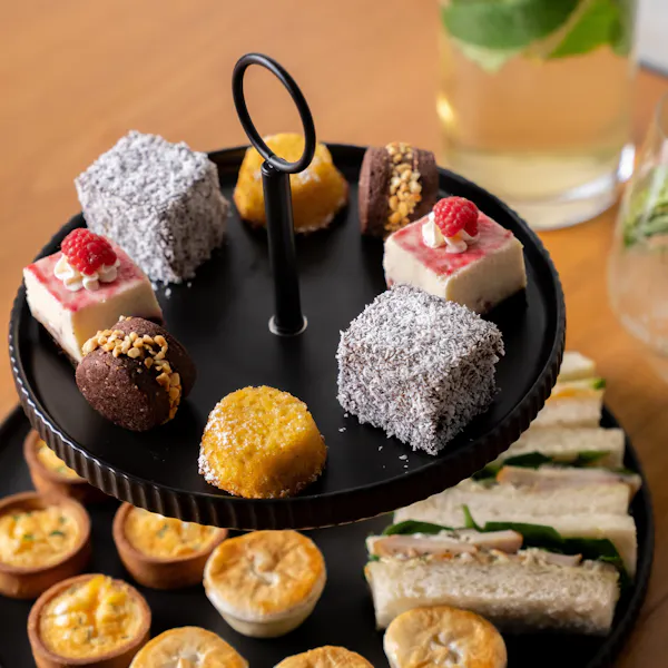 food, ingredient, tableware, finger food, dessert, cake
