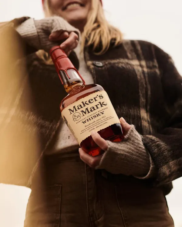 bottle, liquor, alcoholic drink, whisky, glass bottle