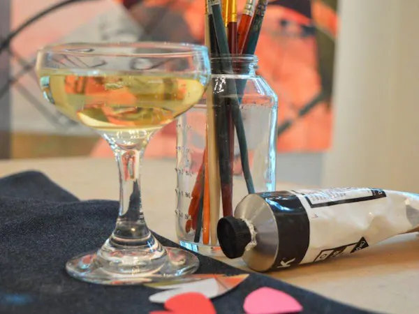 stemware, tableware, drinkware, liquid, glass, barware