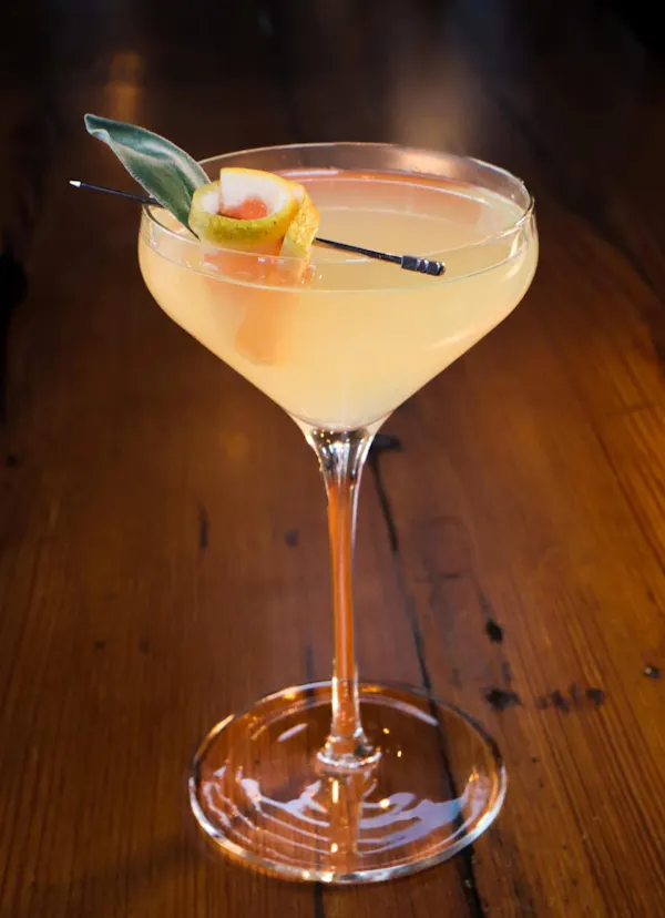 tableware, alcoholic drink, classic cocktail, liquor, stemware, cocktail