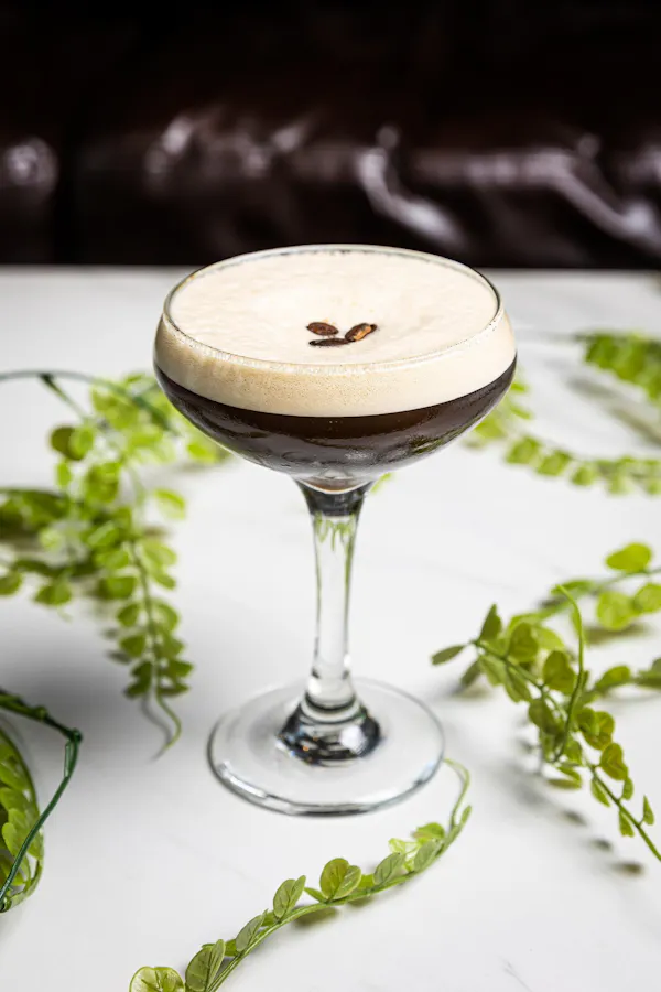 alcoholic drink, tableware, ingredient, food, liquor, cocktail