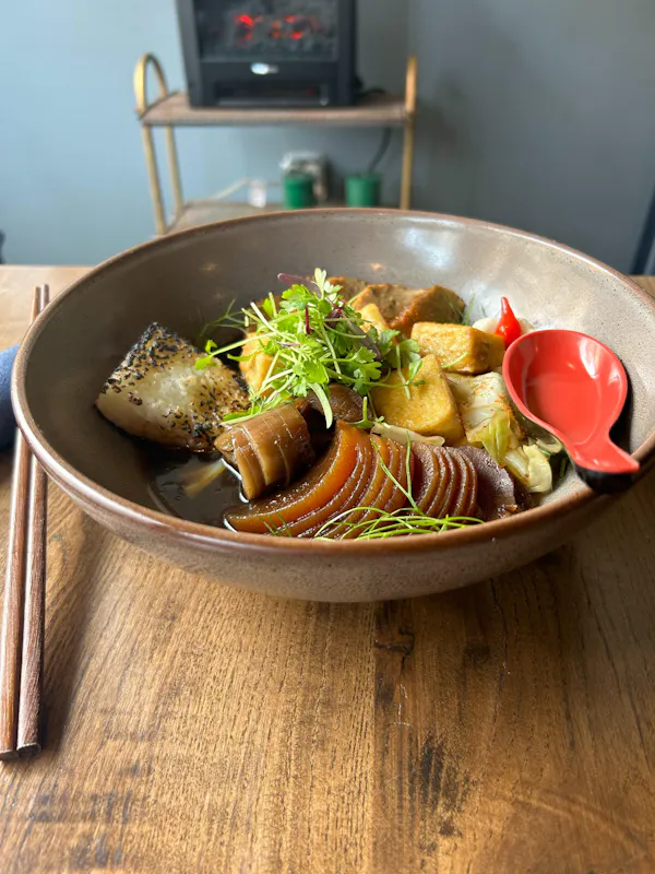 food, tableware, ingredient, vegetable, bowl, produce