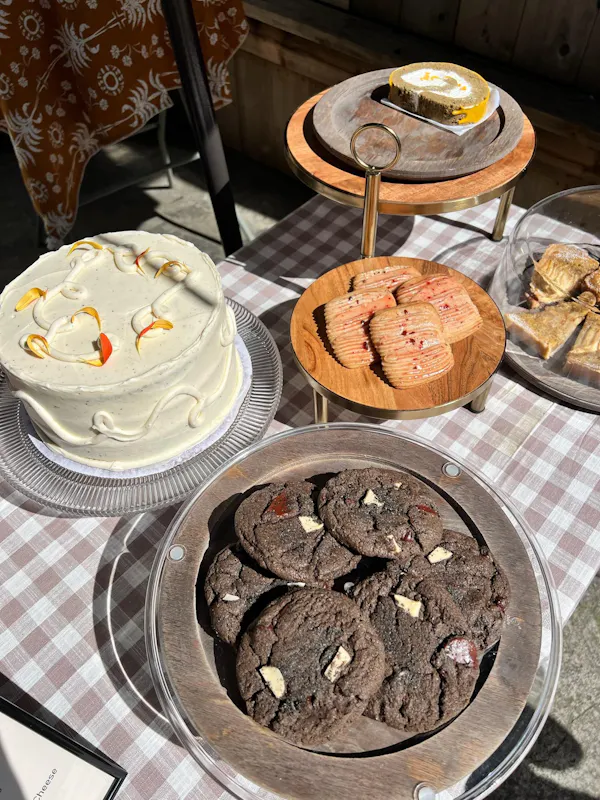 food, tableware, ingredient, cake, dessert, finger food