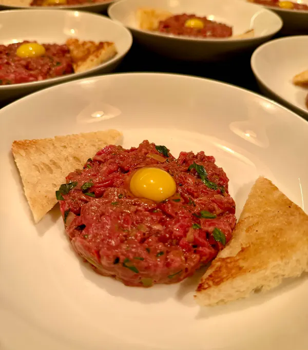 food, ingredient, tableware, steak tartare, yolk, yukhoe