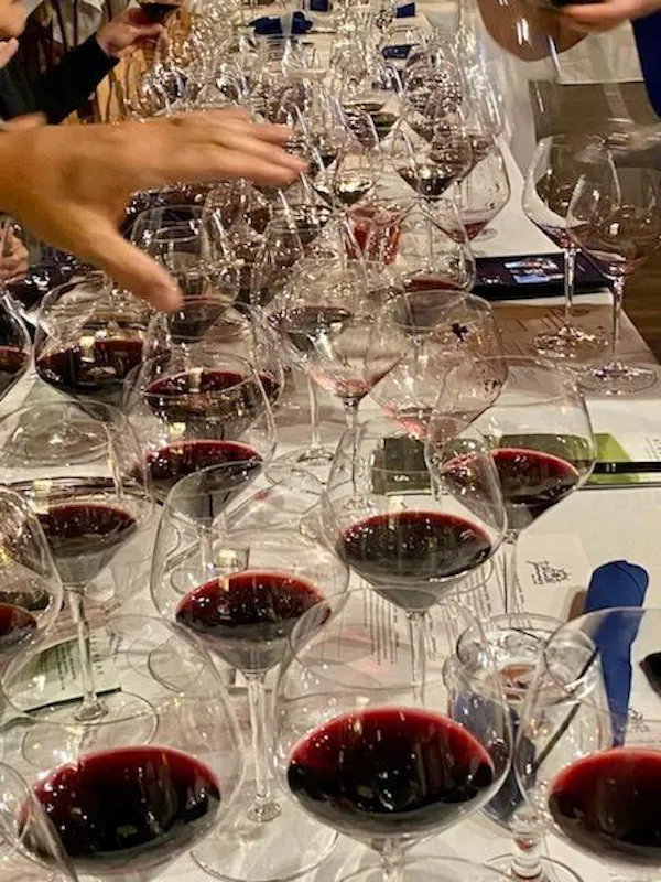 tableware, stemware, drinkware, wine glass, barware, champagne stemware