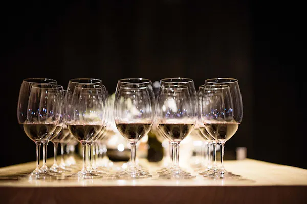 stemware, tableware, drinkware, wine glass, barware, glass