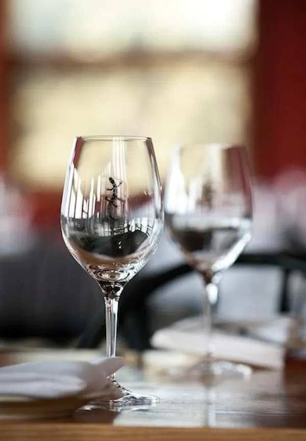 stemware, tableware, drinkware, wine glass, barware, serveware