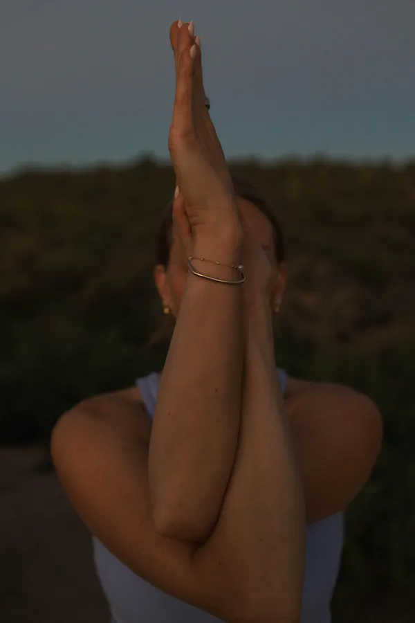 finger, hand, wrist, sleeveless shirt, elbow, thumb