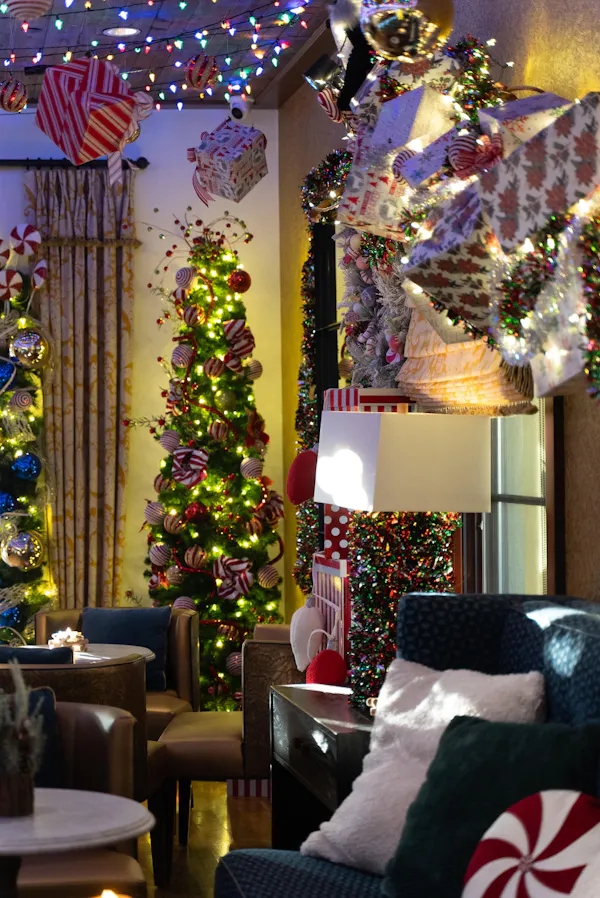 christmas decoration, christmas day, christmas tree, furniture, event, lighting