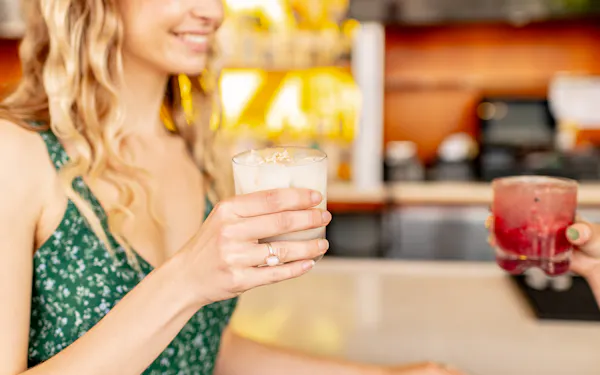 tableware, alcoholic drink, cocktail, drinking, juice, non-alcoholic drink