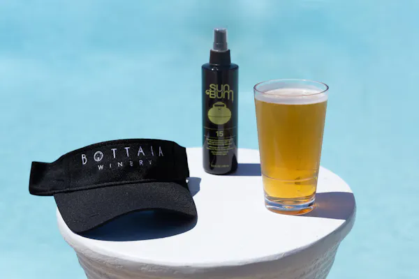 alcoholic drink, drinkware, bottle, liquor